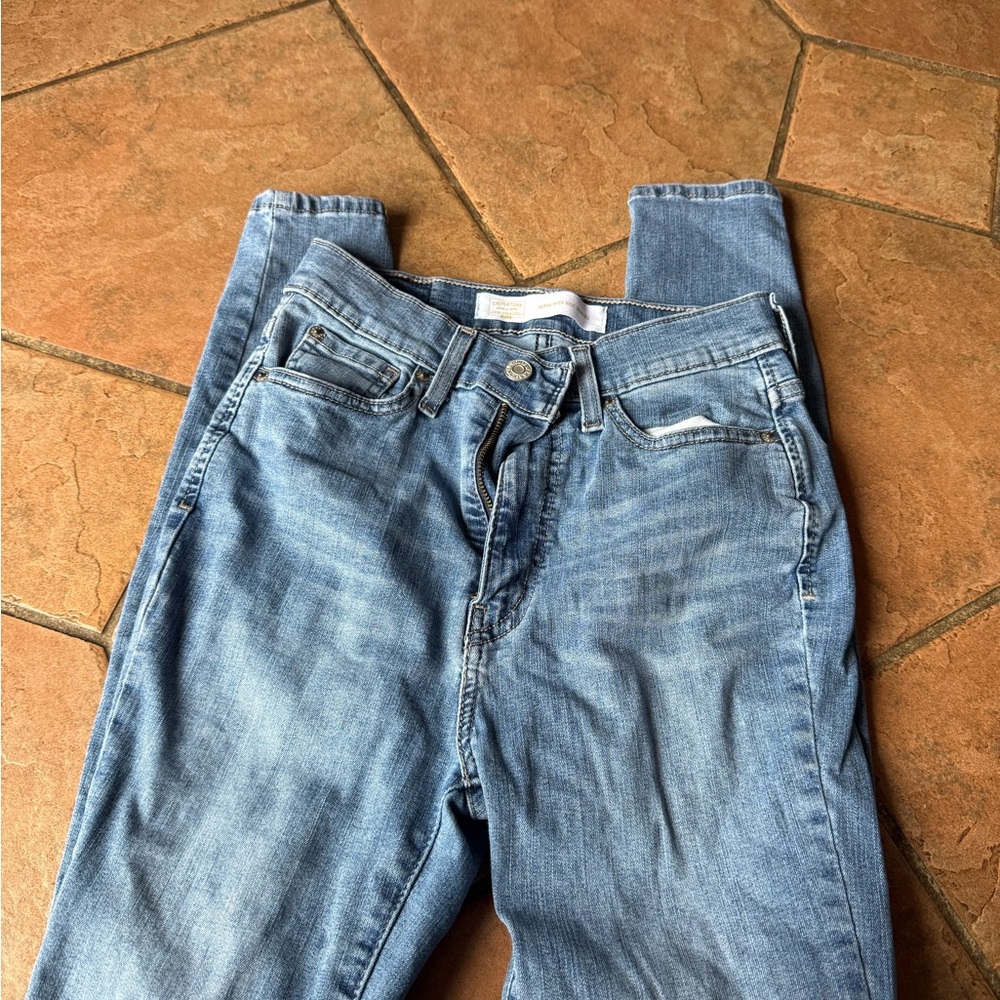 Signature by Levi Strauss Light Blue Women’s Jeans
